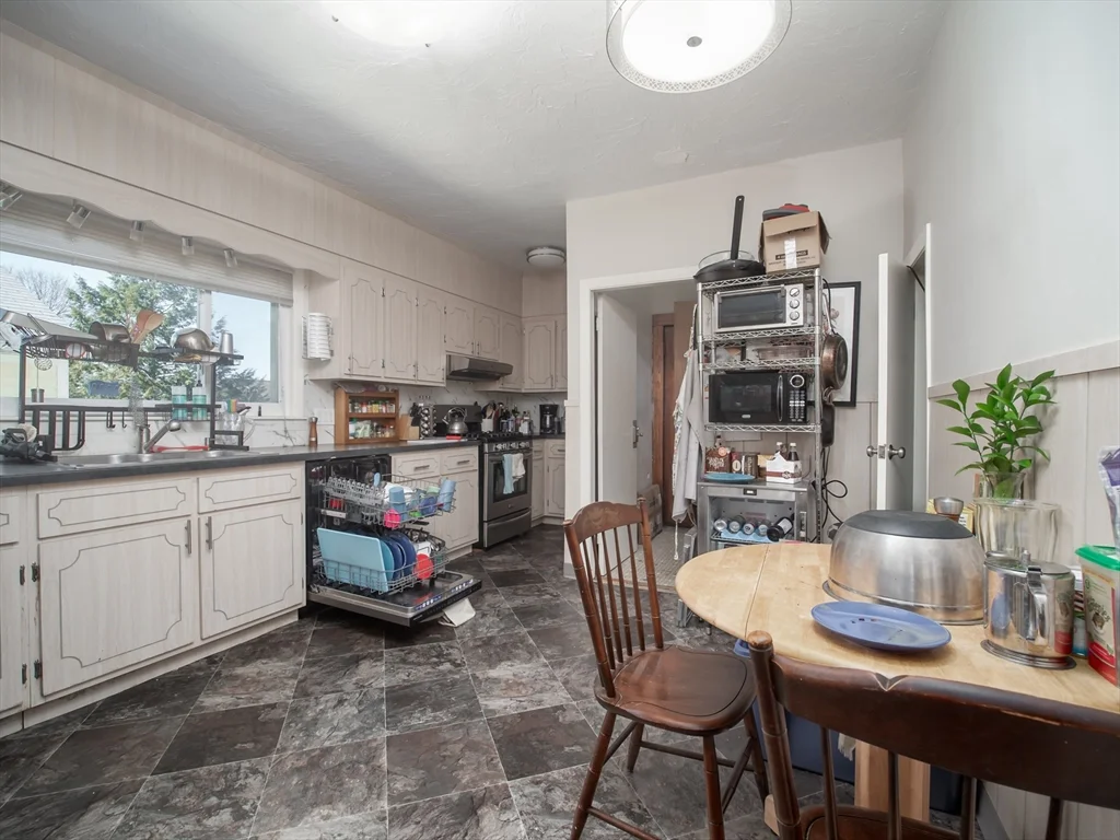 99 Second St, Medford