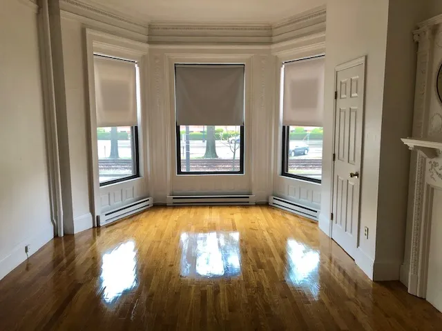 1061 Beacon St, Longwood