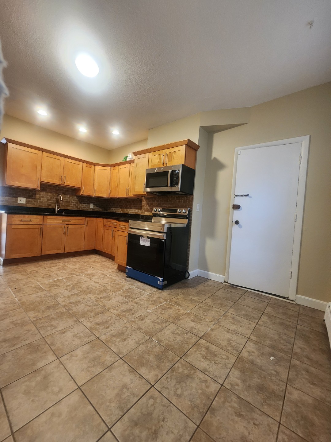 115 Regent St, Roxbury