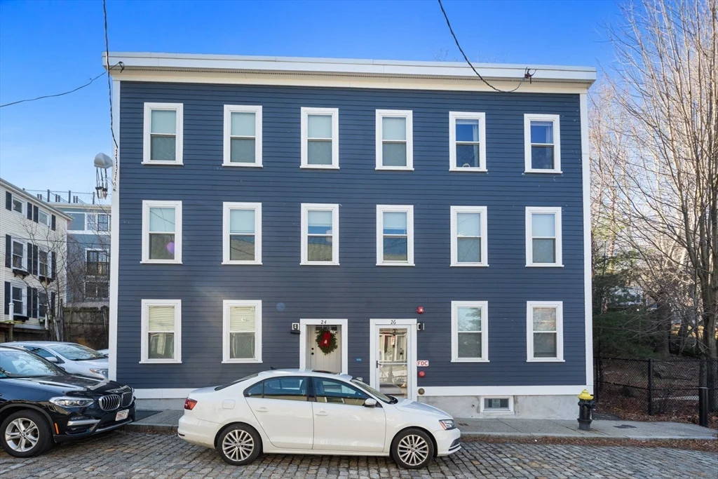 24 Ferrin St, Charlestown