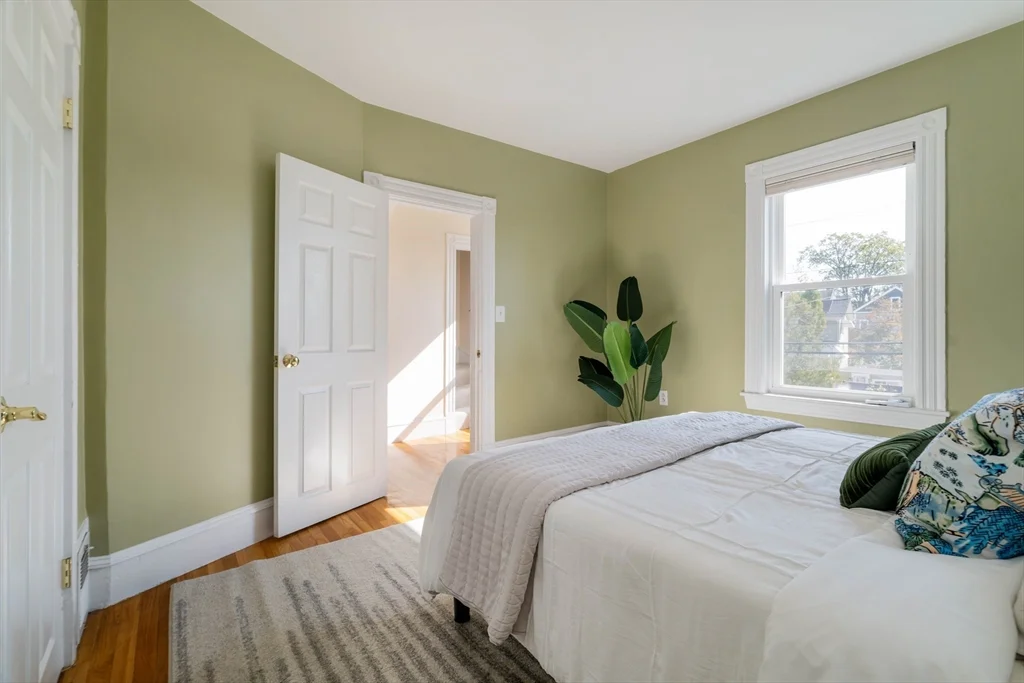 87 College Ave, Medford