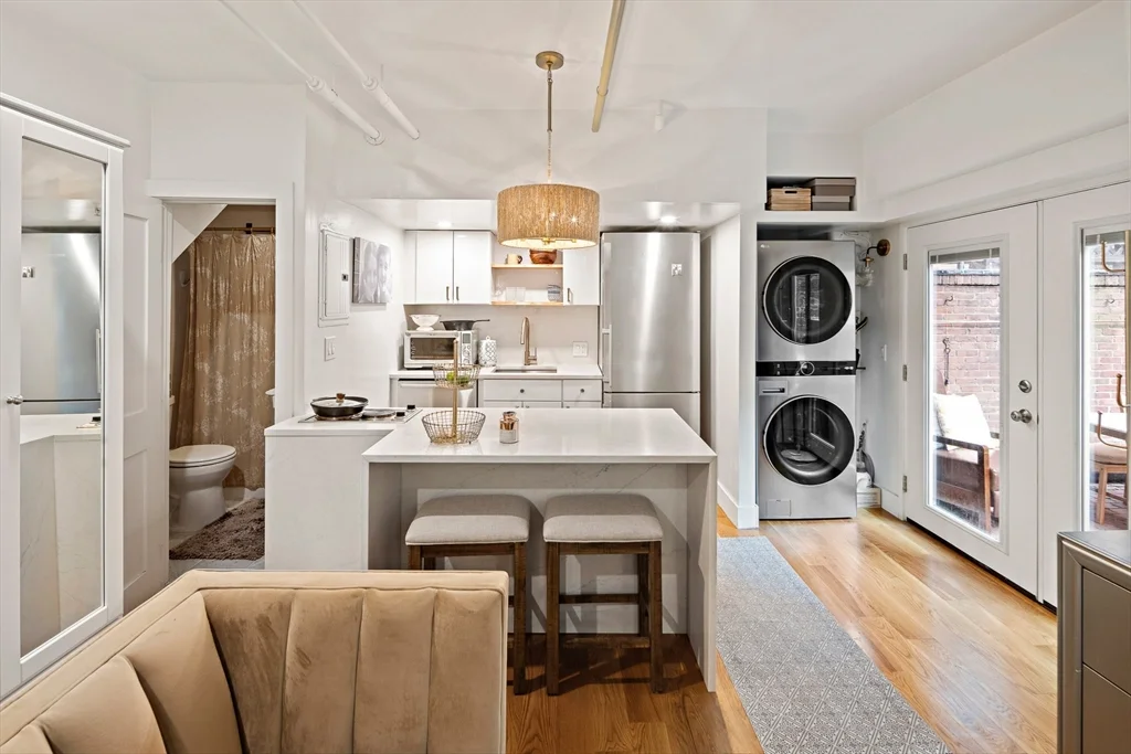 364 Marlborough St, Back Bay