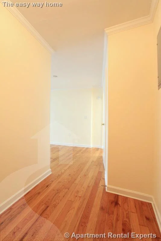 60 Brattle St, Harvard Square