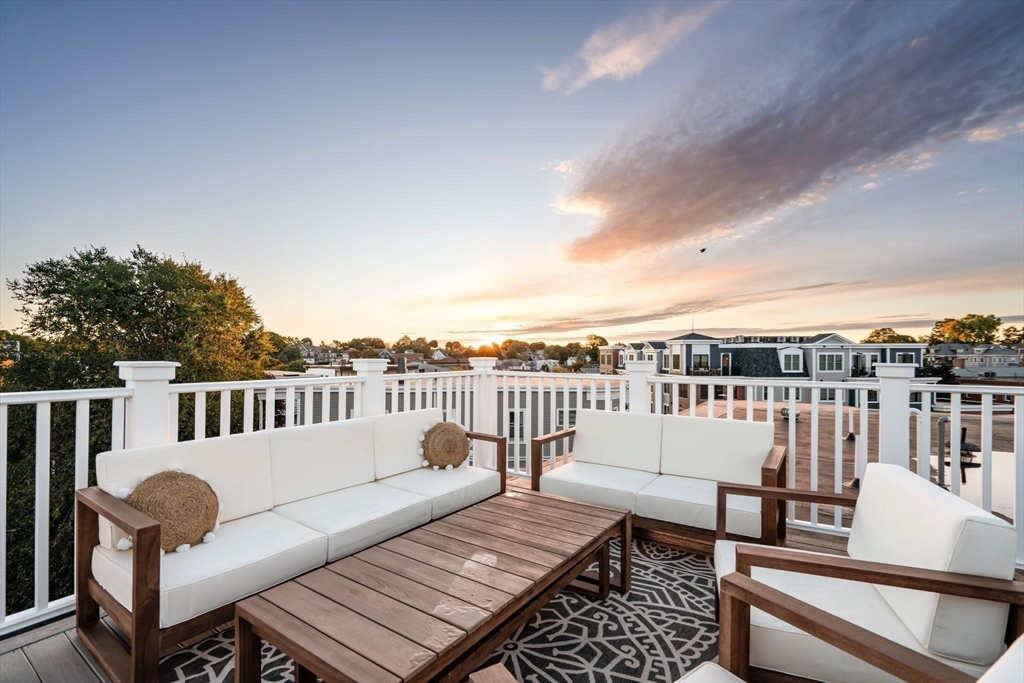 35 Somerset Ave, Winthrop