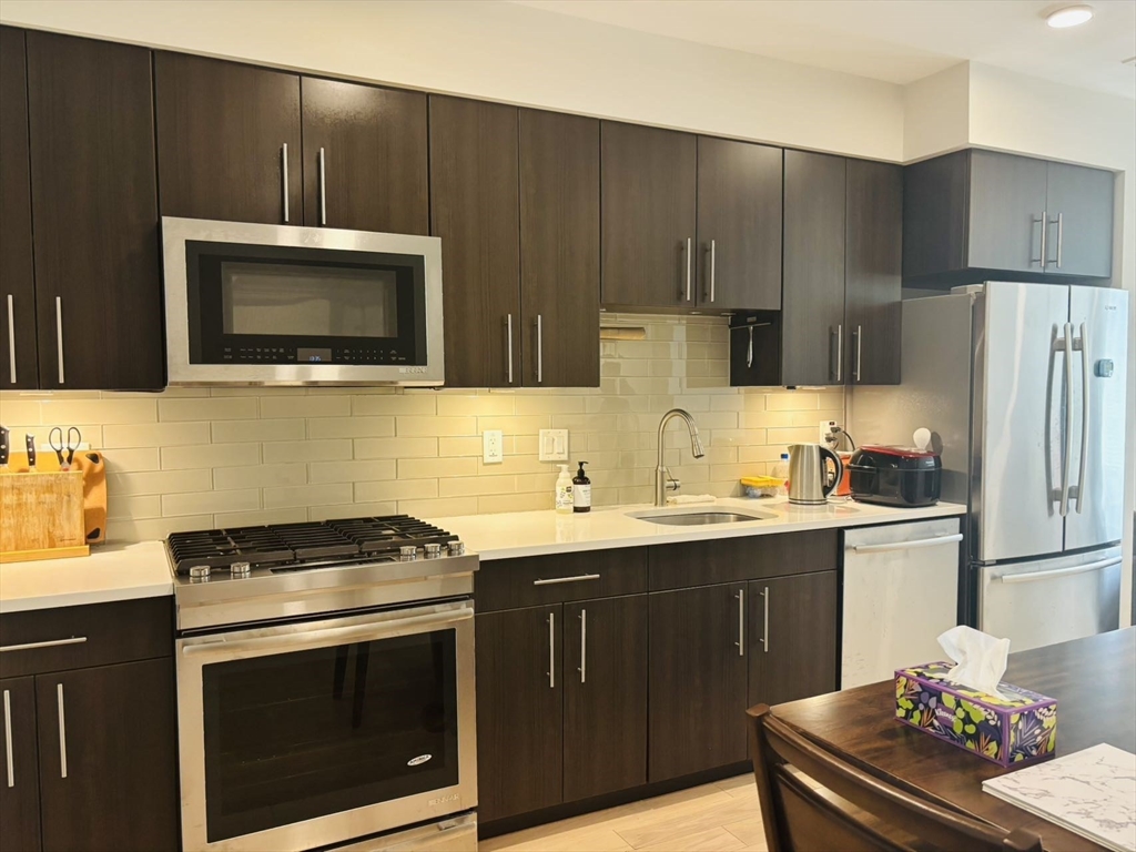 1975 Massachusetts Ave, North Cambridge