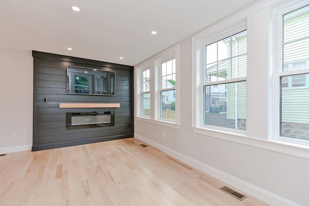 64 Crescent St, Swampscott