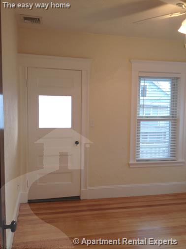 35 Frederick Ave, Tufts