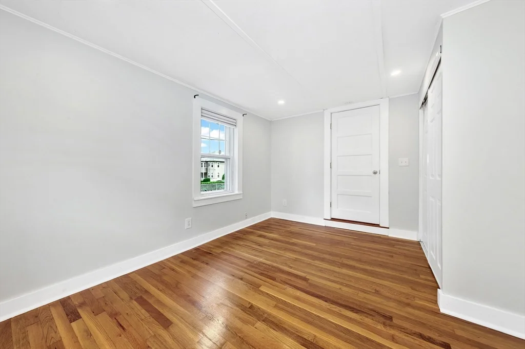 36 Marshall St, Winthrop Center