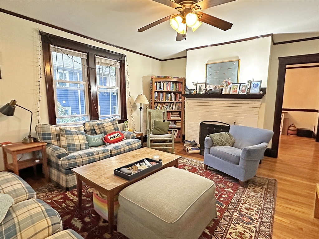 37 Lewis St, Newtonville