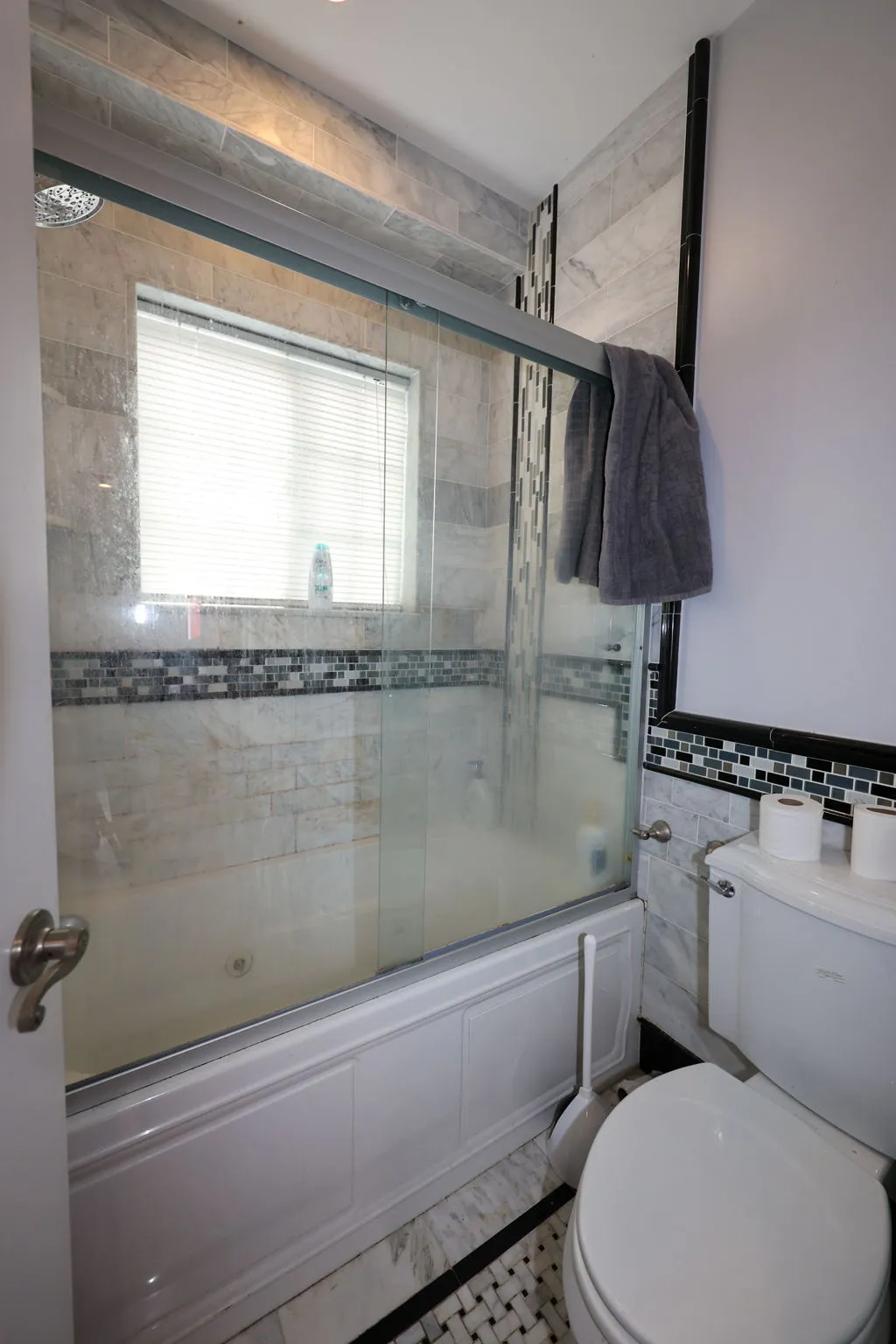 127 Nonantum St, Oak Square