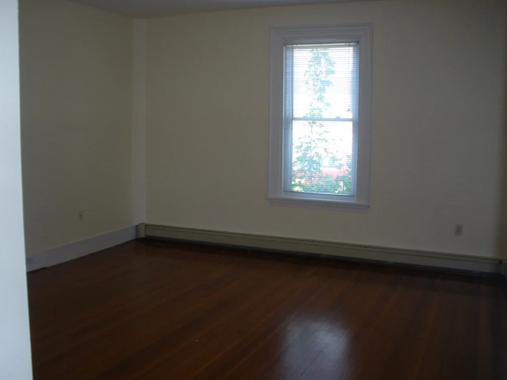 518 Watertertown St, Newton