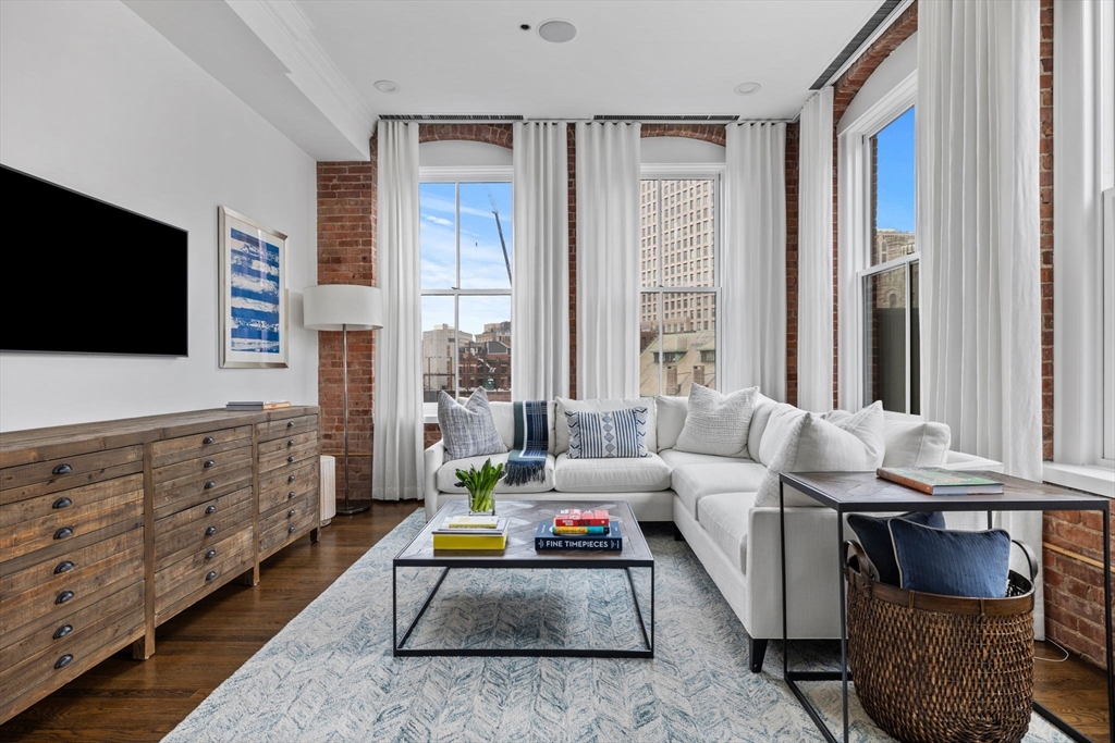 6 Edgerly Pl, Back Bay