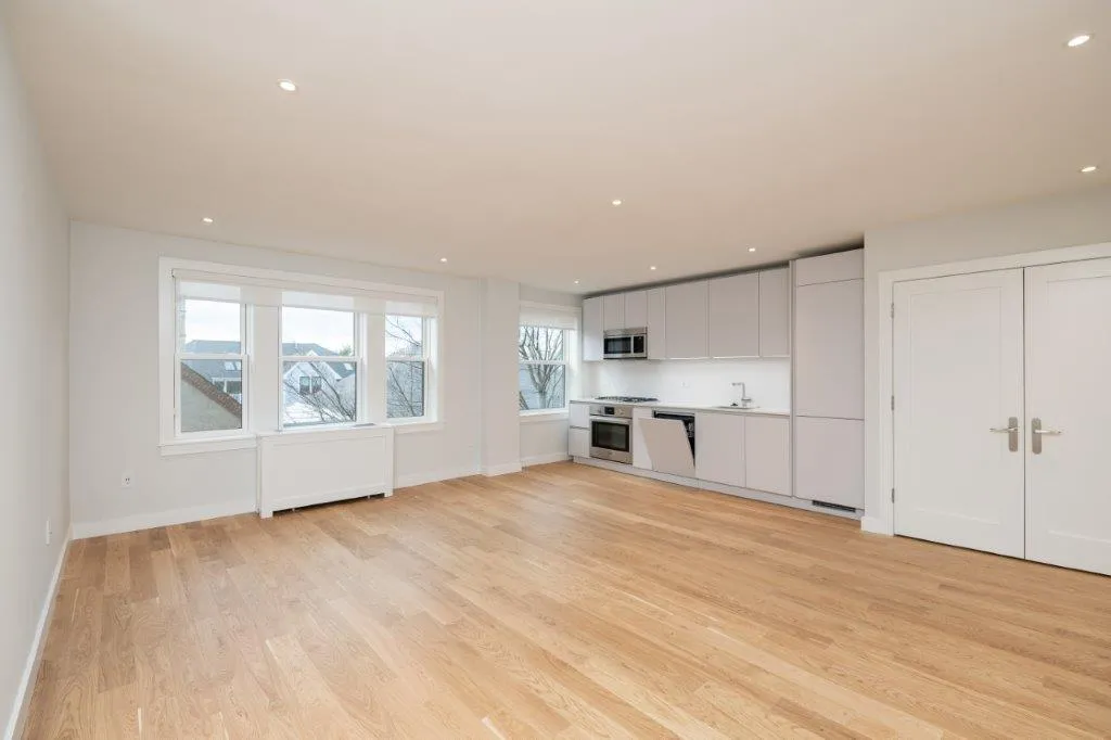 123 Highland Ave, Winter Hill