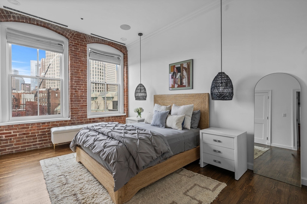 6 Edgerly Pl, Back Bay