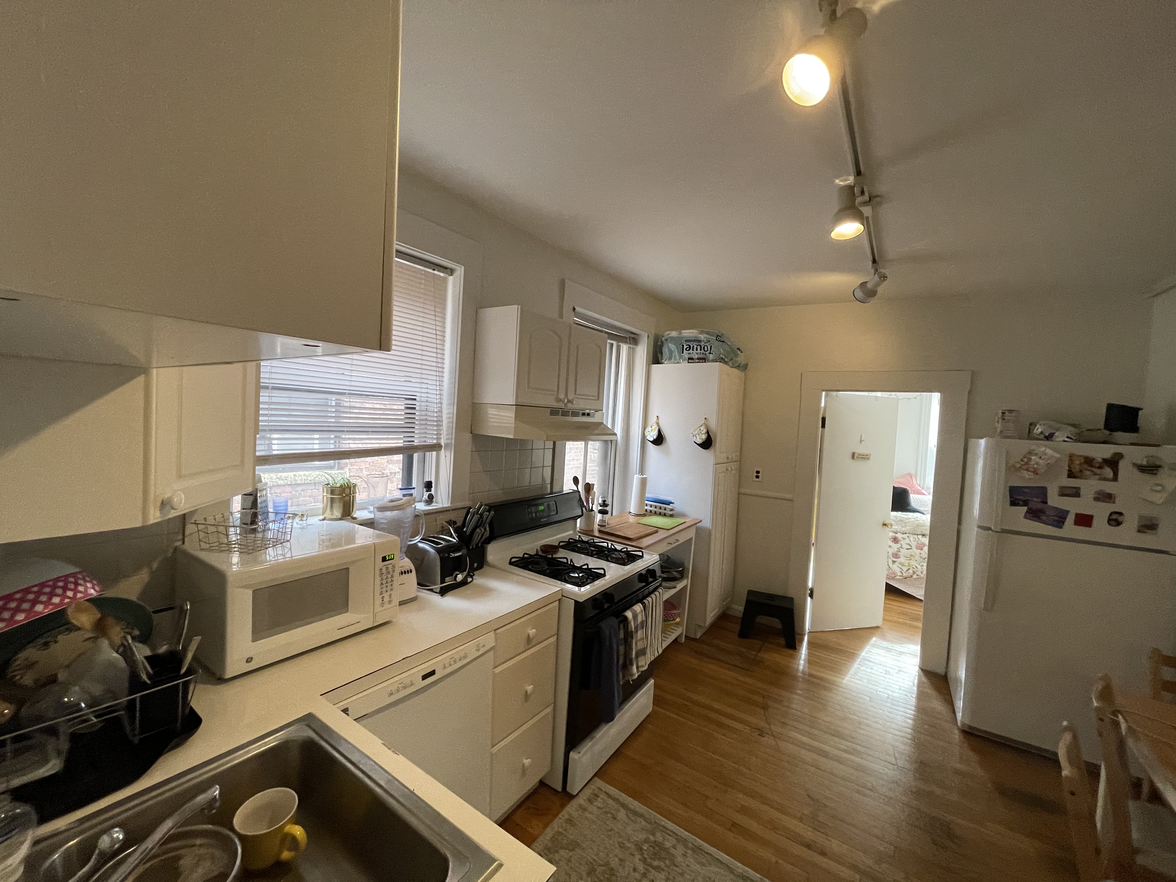 3 bed, 1 bath apartment for rent at 17 Irving St Unit 7, Beacon Hill — photo 18 of 36