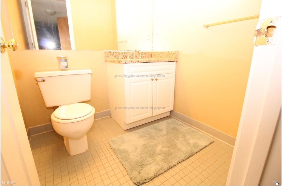 15 North Beacon St, Allston