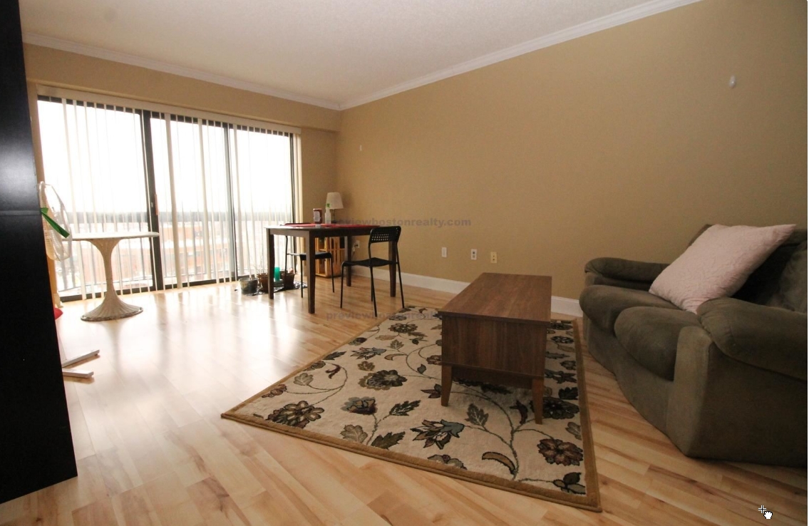 15 North Beacon St, Allston