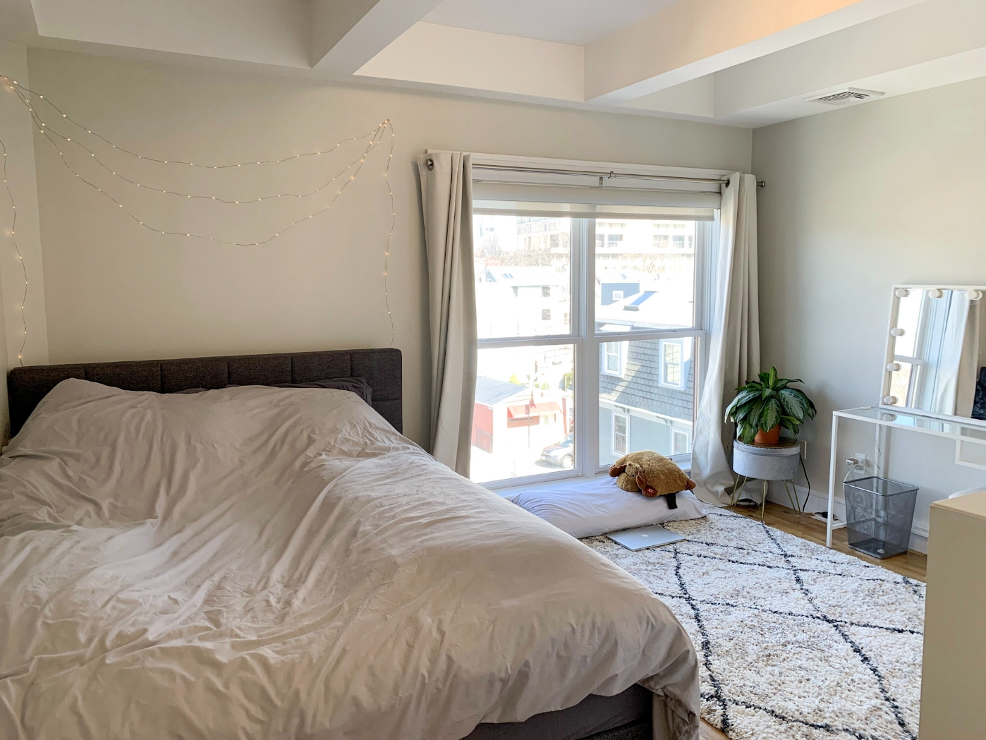 126 Charles St, East Cambridge