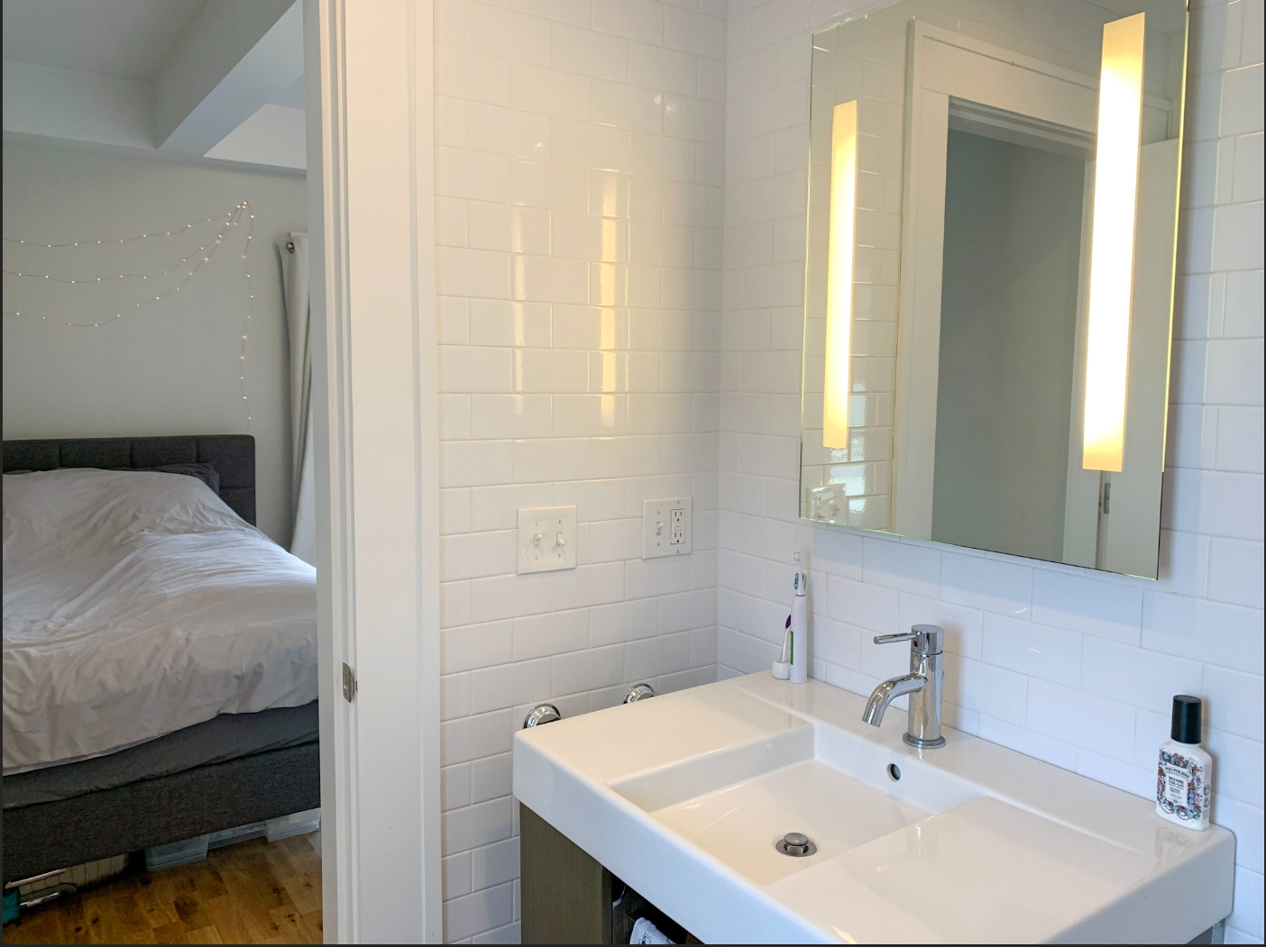 126 Charles St, East Cambridge