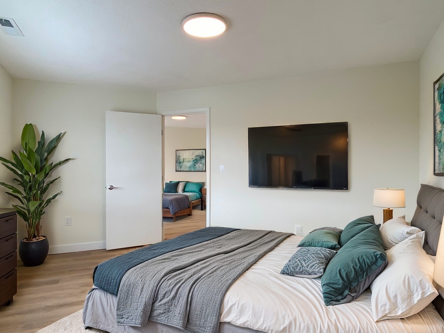 25 Webster Ave, Ward Two