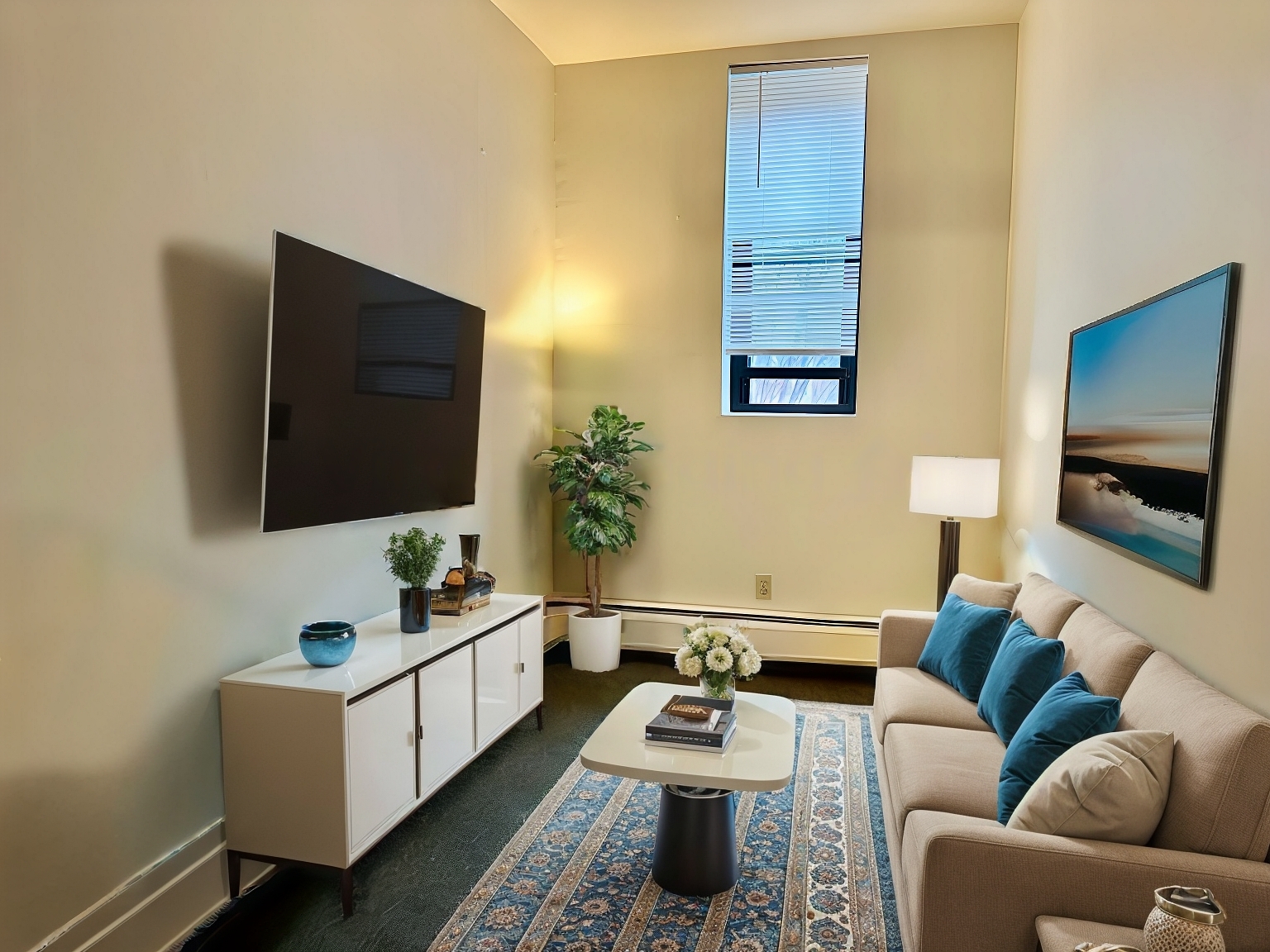 833 Beacon St, Fenway