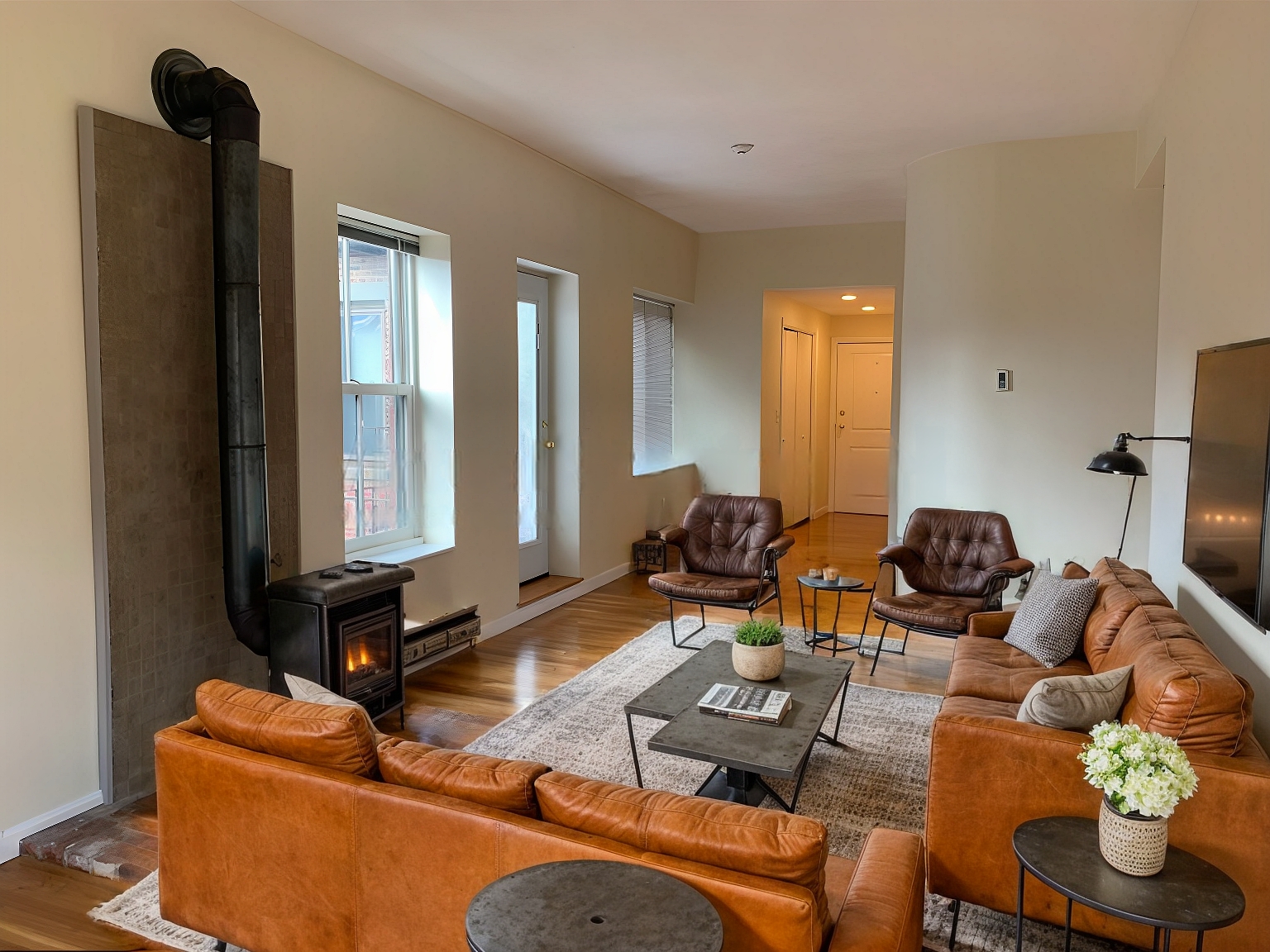 3 Worcester Sq, South End