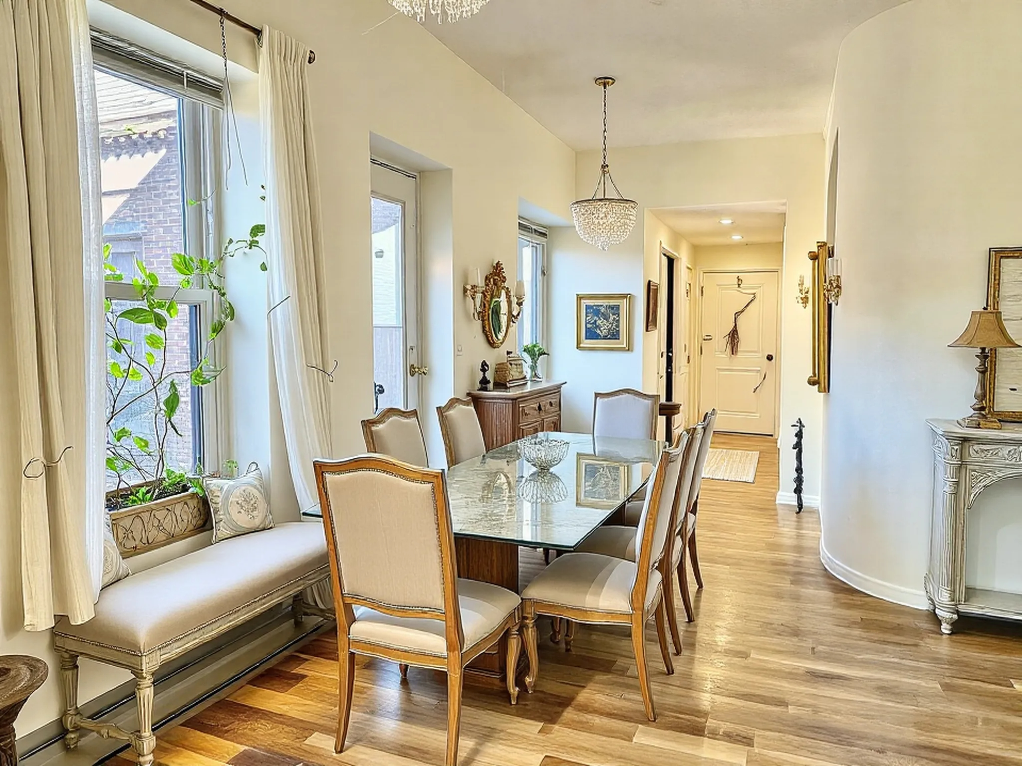 3 Worcester Sq, South End