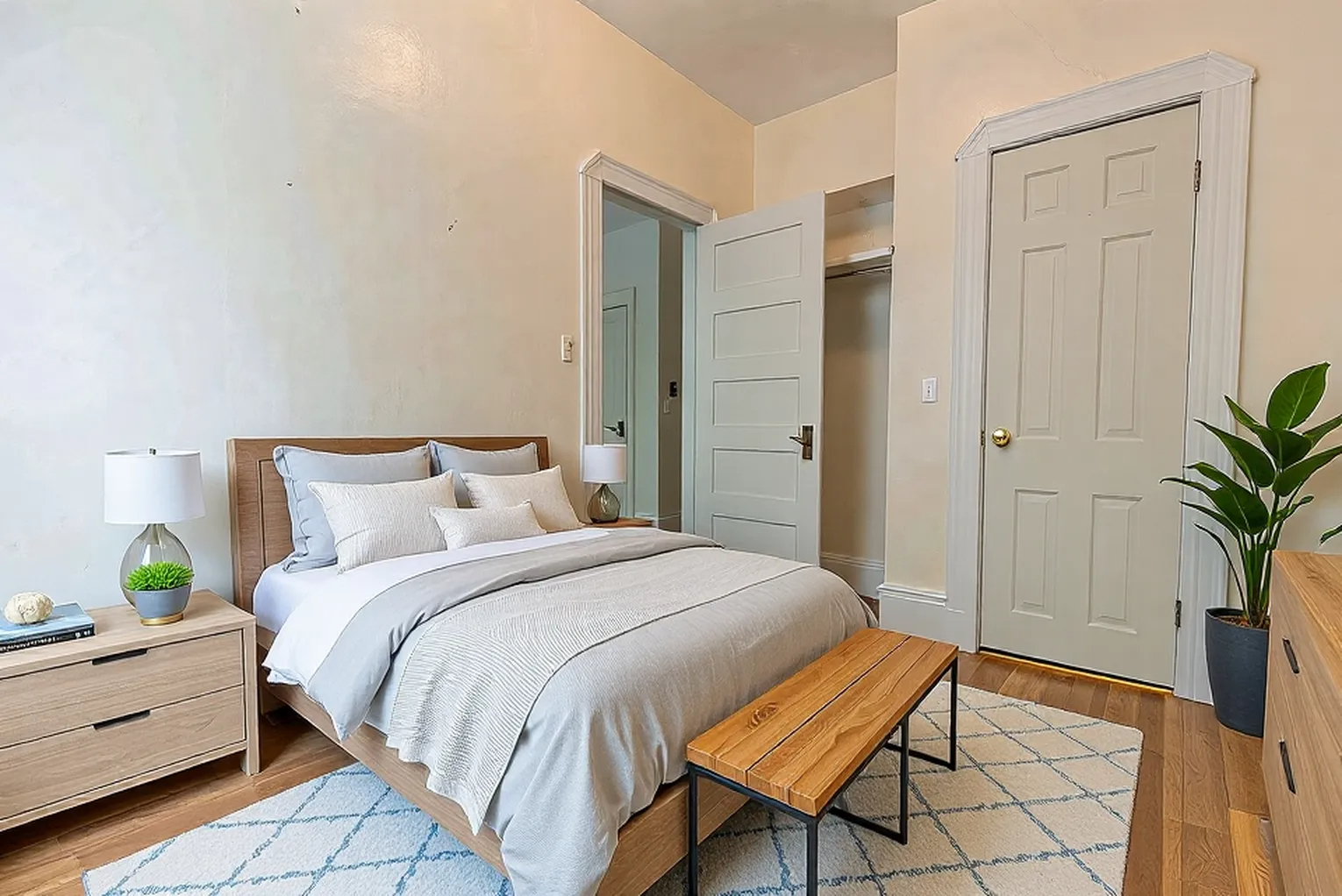 28 Myrtle, Beacon Hill