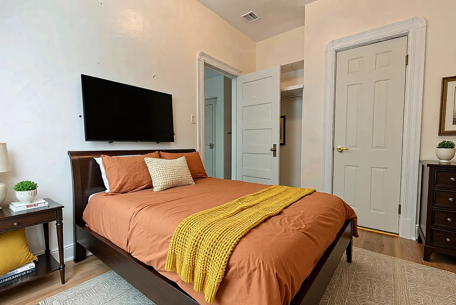 28 Myrtle, Beacon Hill