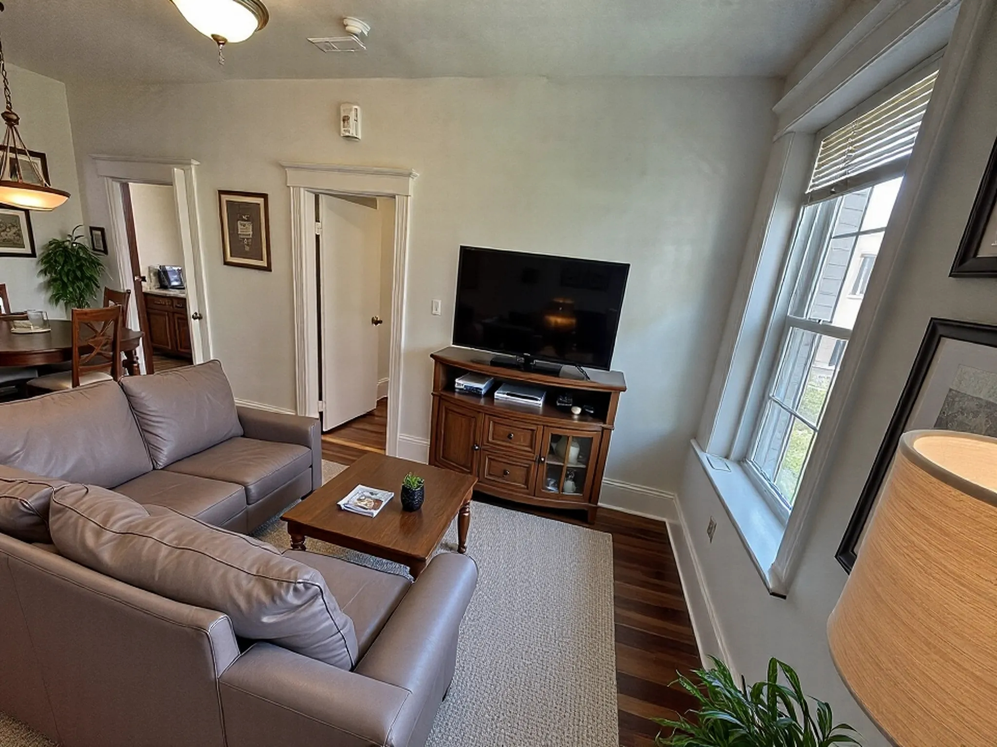 28 Myrtle, Beacon Hill