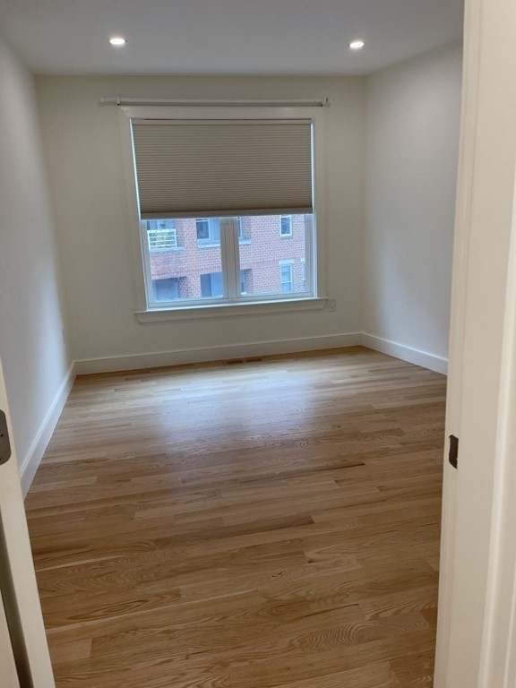 284 Sidney St, Cambridgeport