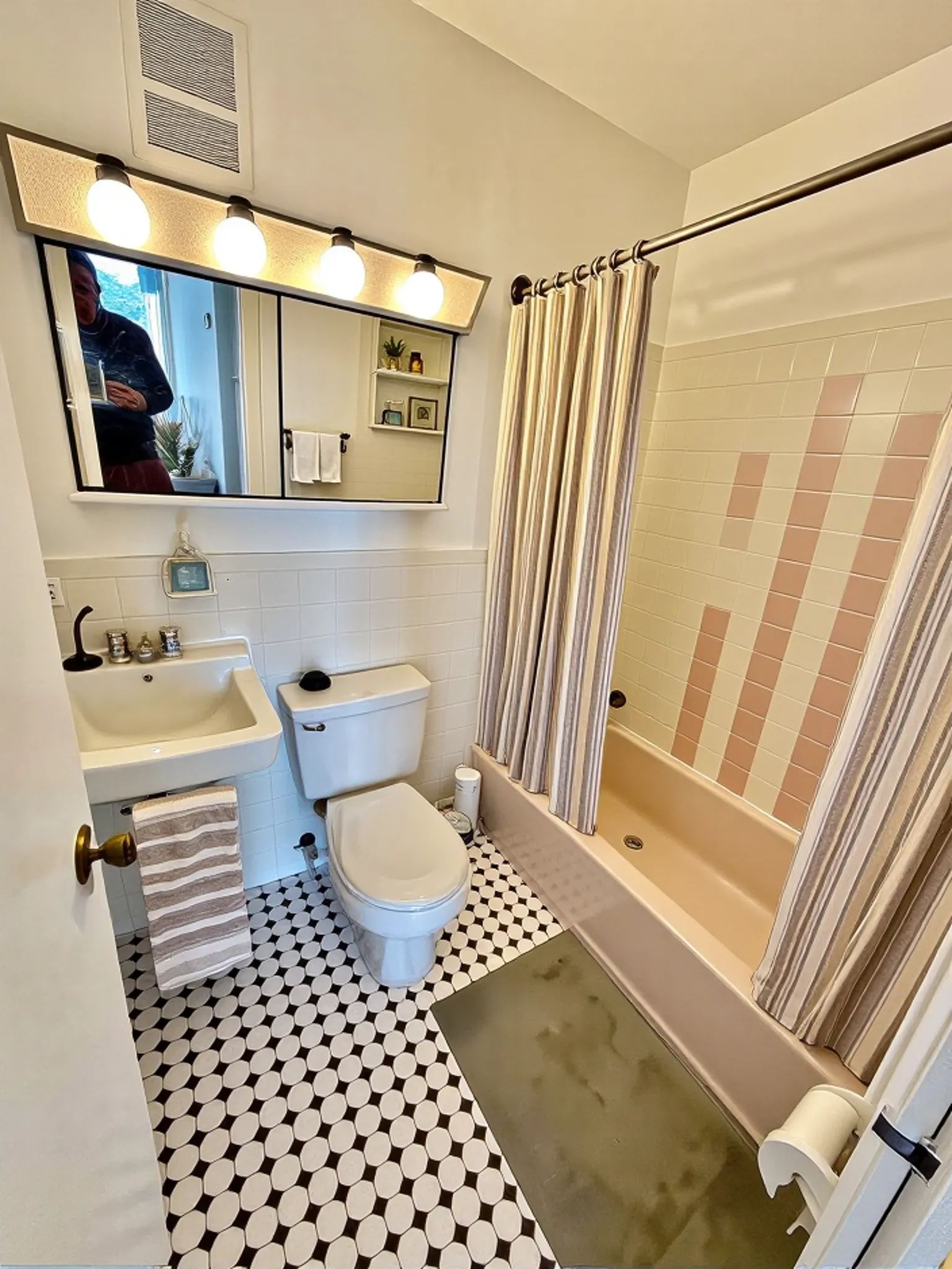 95 Sutherland, Brighton