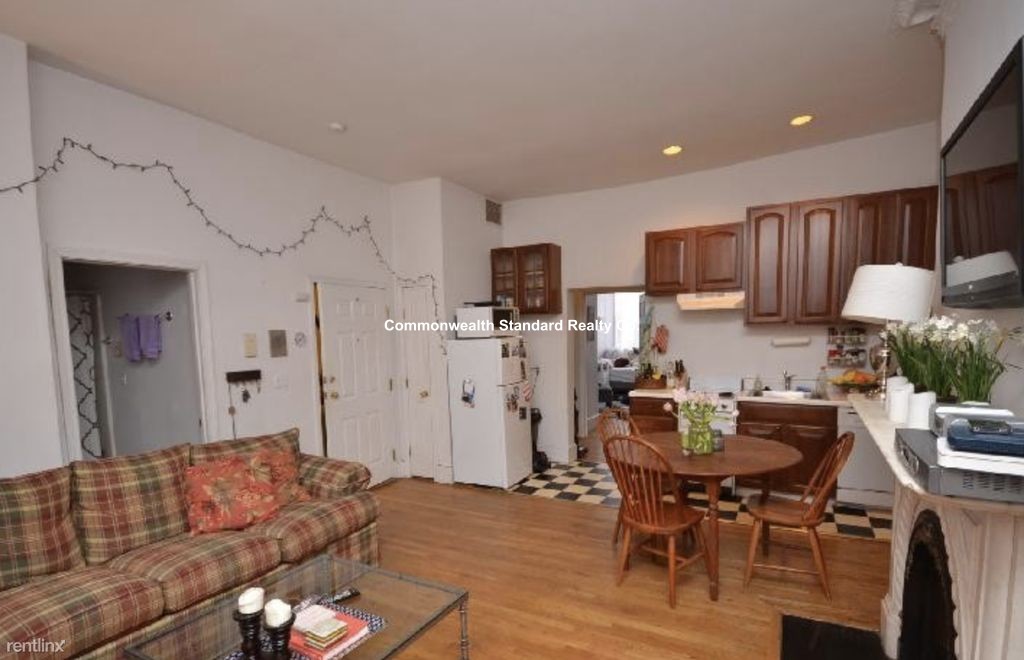 3 bed, 1 bath apartment for rent at 12 Hancock Unit 4, Beacon Hill