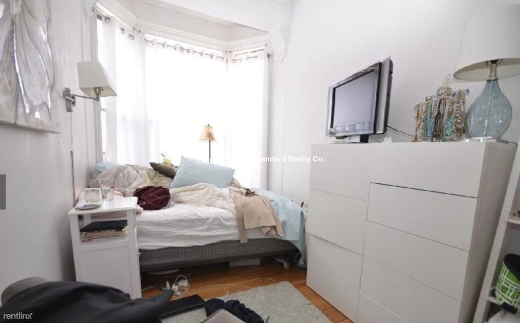 3 bed, 1 bath apartment for rent at 12 Hancock Unit 4, Beacon Hill — photo 14 of 20
