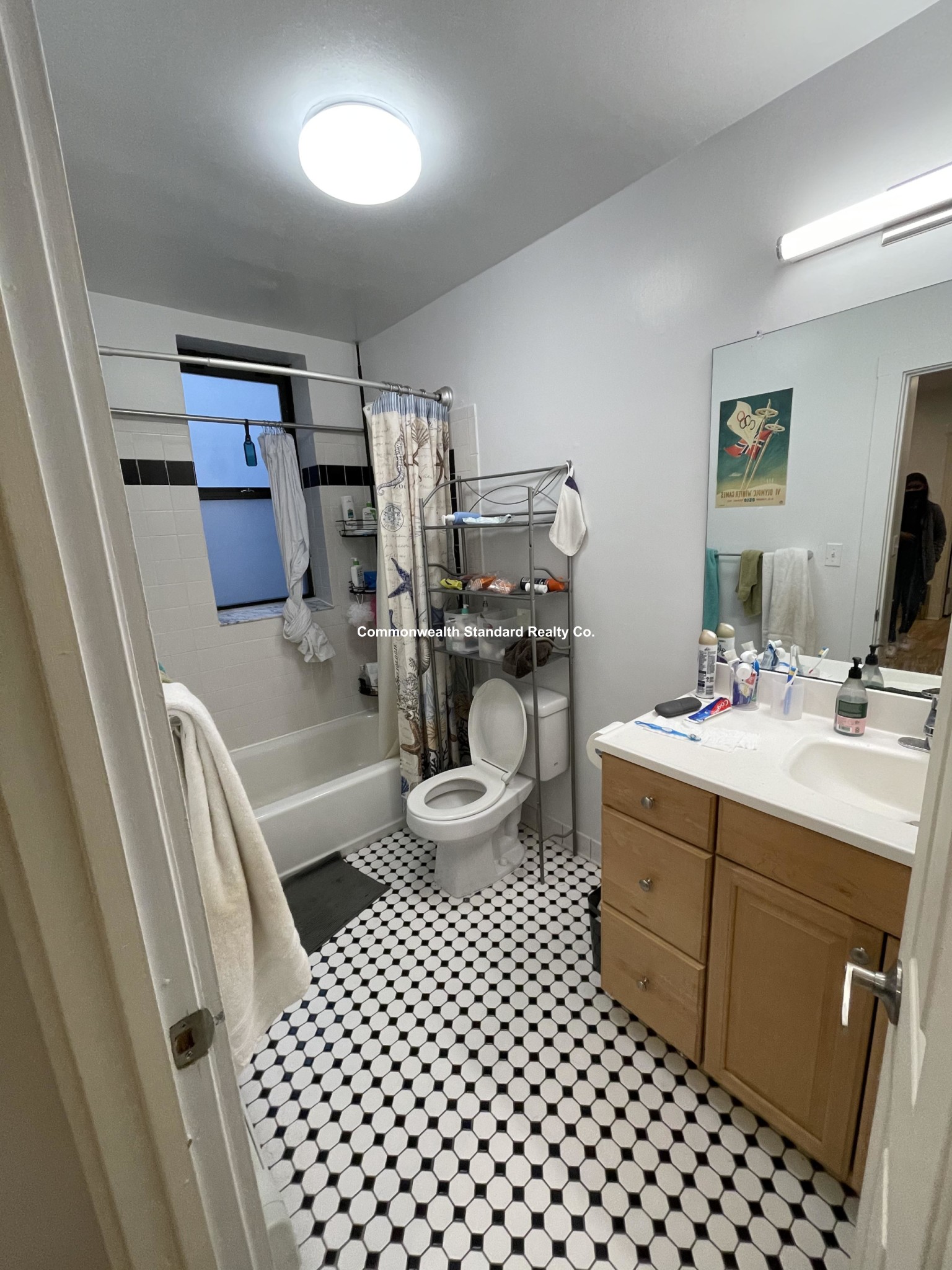 3 bed, 1 bath apartment for rent at 833 Beacon St Unit 401, Fenway — photo 4 of 10