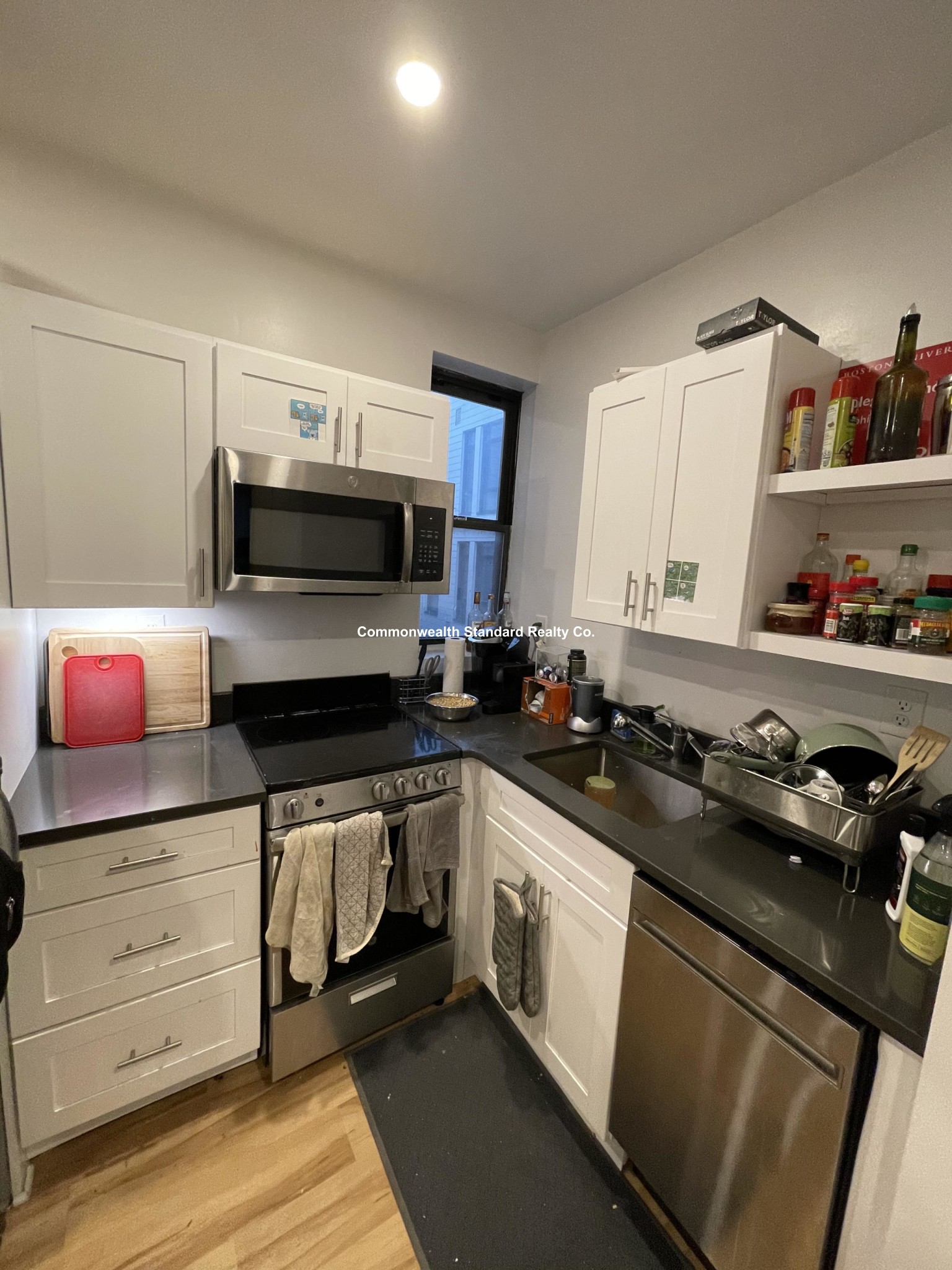 3 bed, 1 bath apartment for rent at 833 Beacon St Unit 401, Fenway — photo 6 of 10