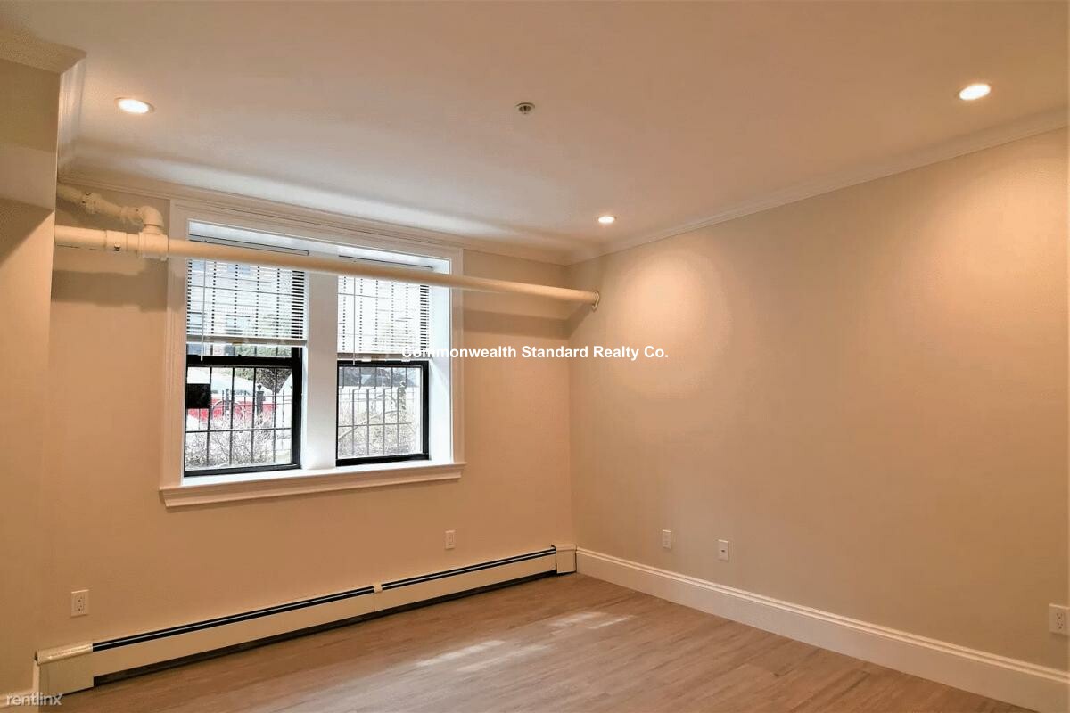 2 bed, 1 bath apartment for rent at 31 Glenville Ave Unit A, Allston — photo 9 of 10