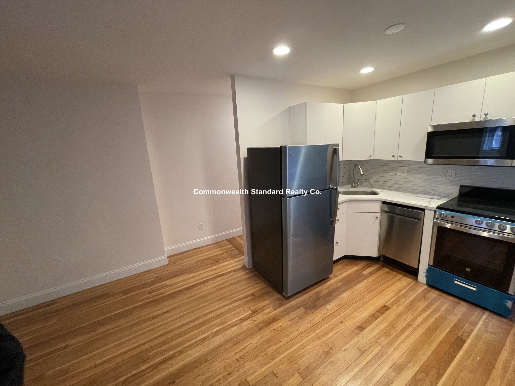 92 W Cedar, Beacon Hill