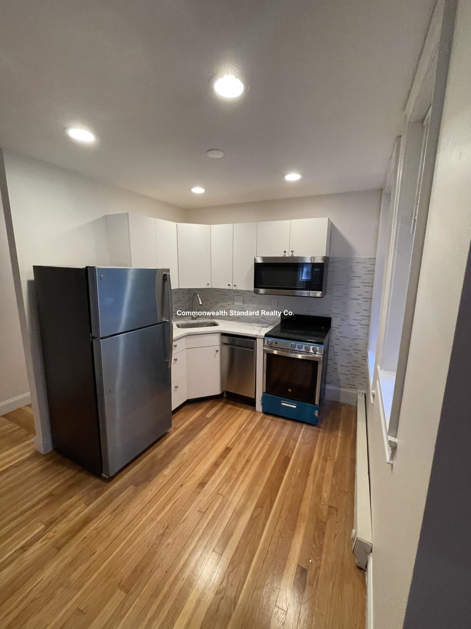 92 W Cedar, Beacon Hill