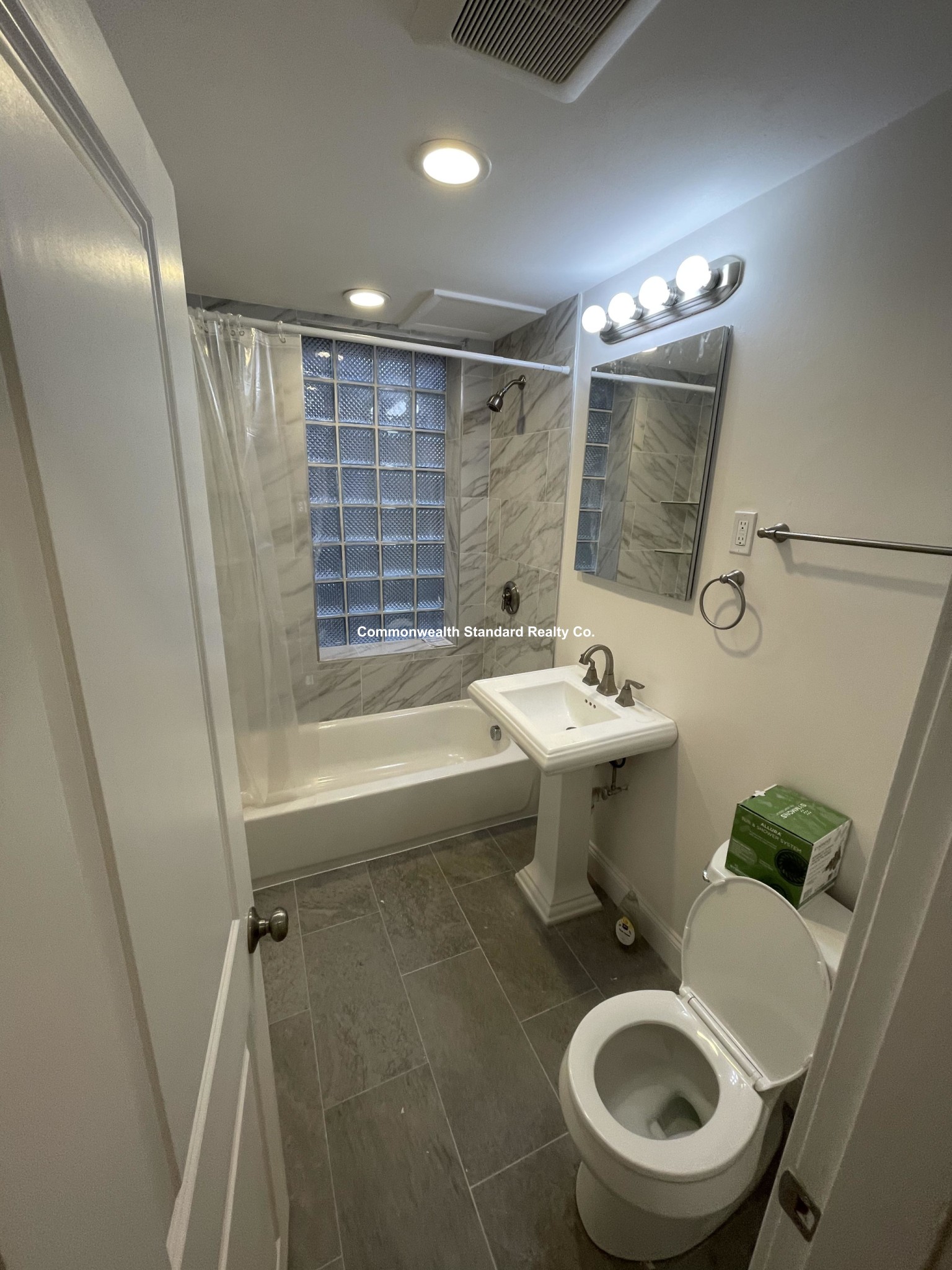 92 W Cedar, Beacon Hill