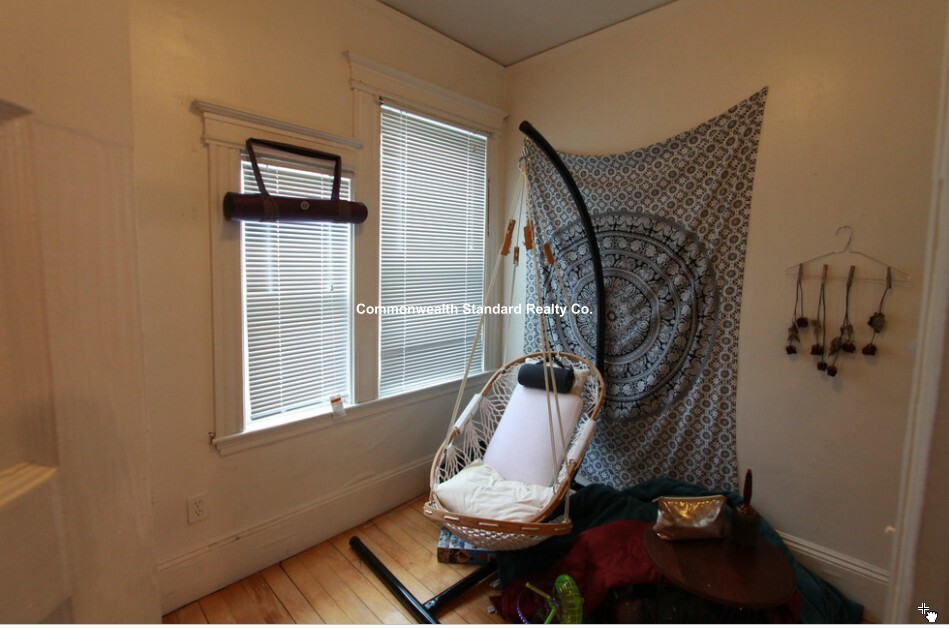 32 Chatham St, Harvard Square