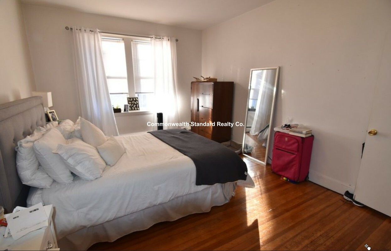 52 Parkman, Coolidge Corner