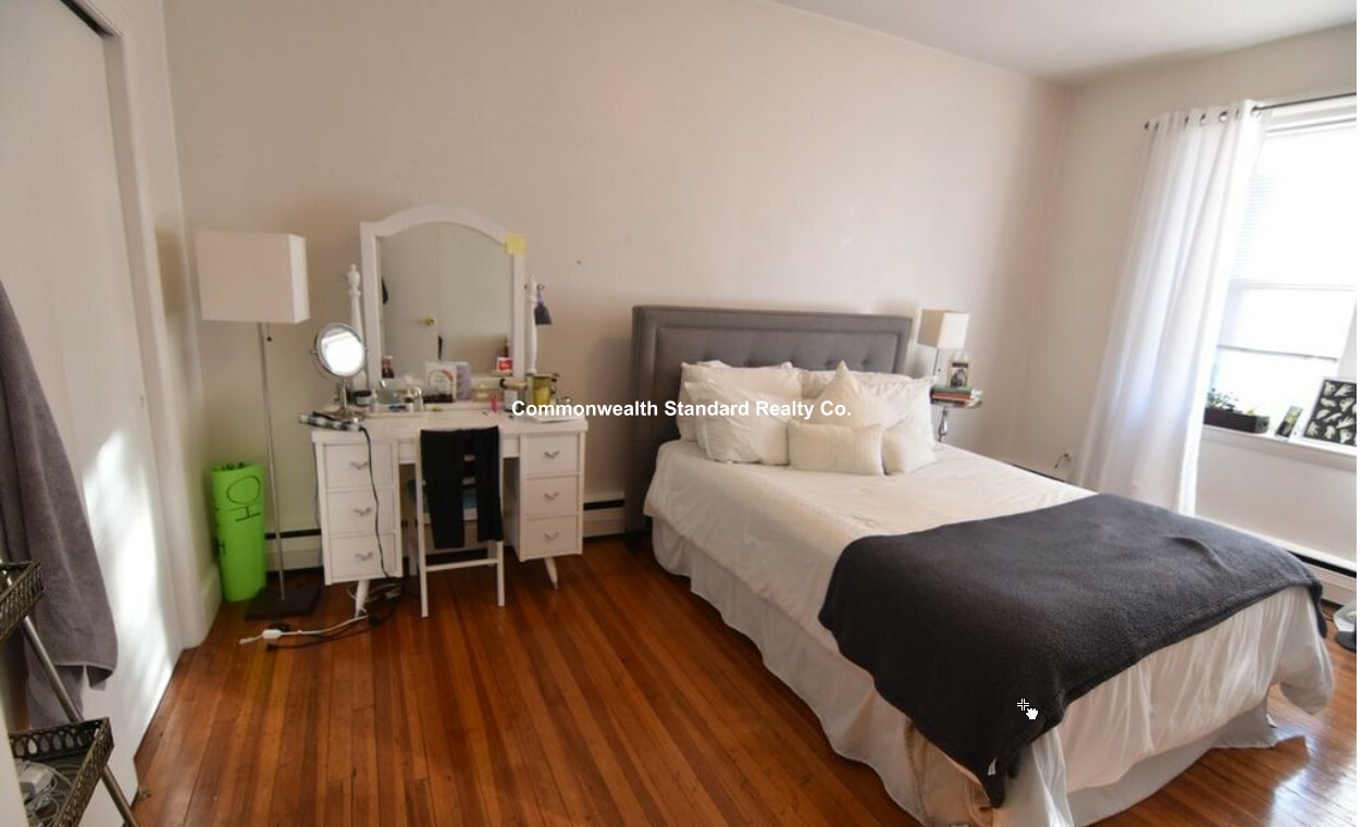 52 Parkman, Coolidge Corner