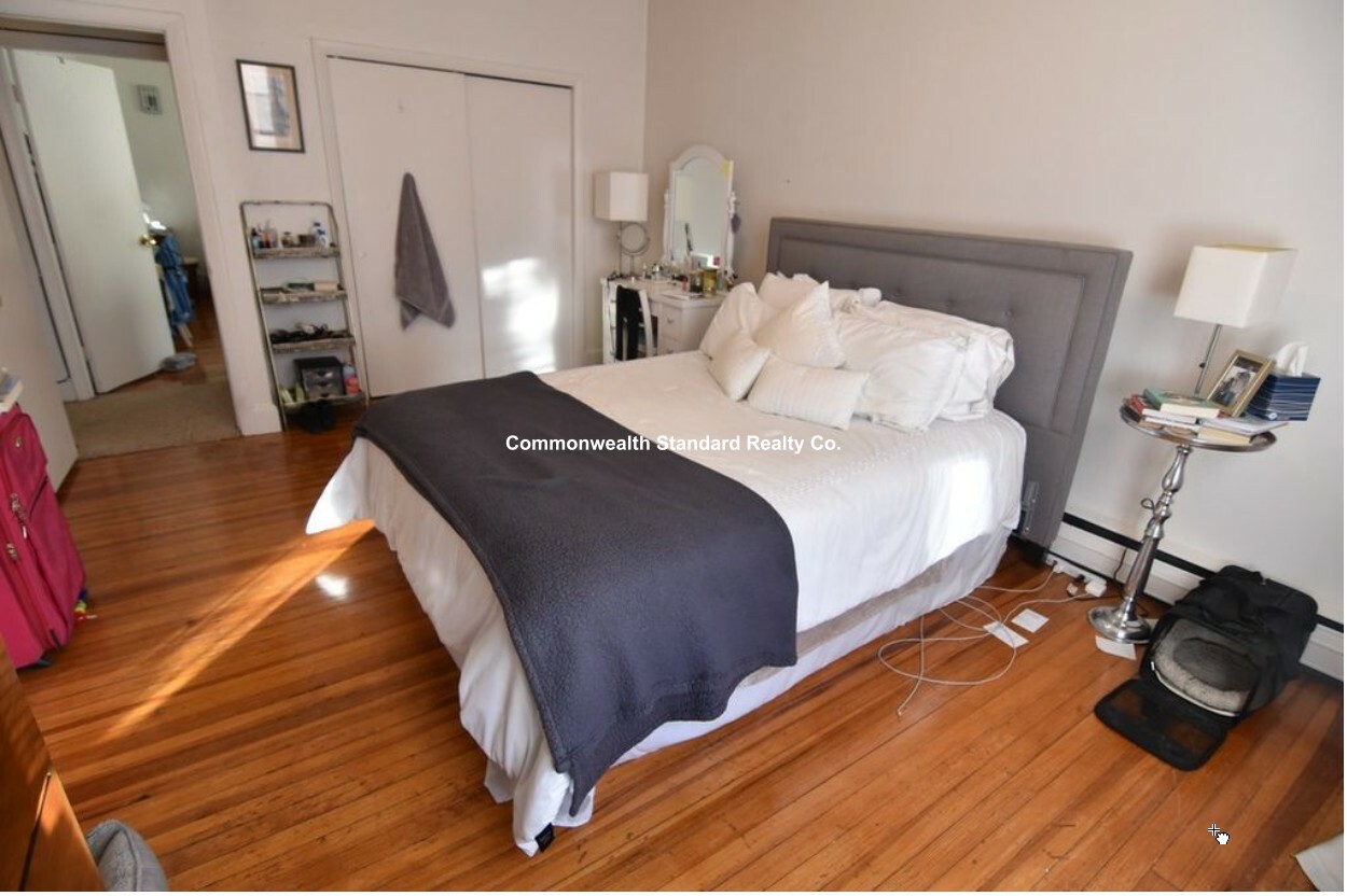 52 Parkman, Coolidge Corner