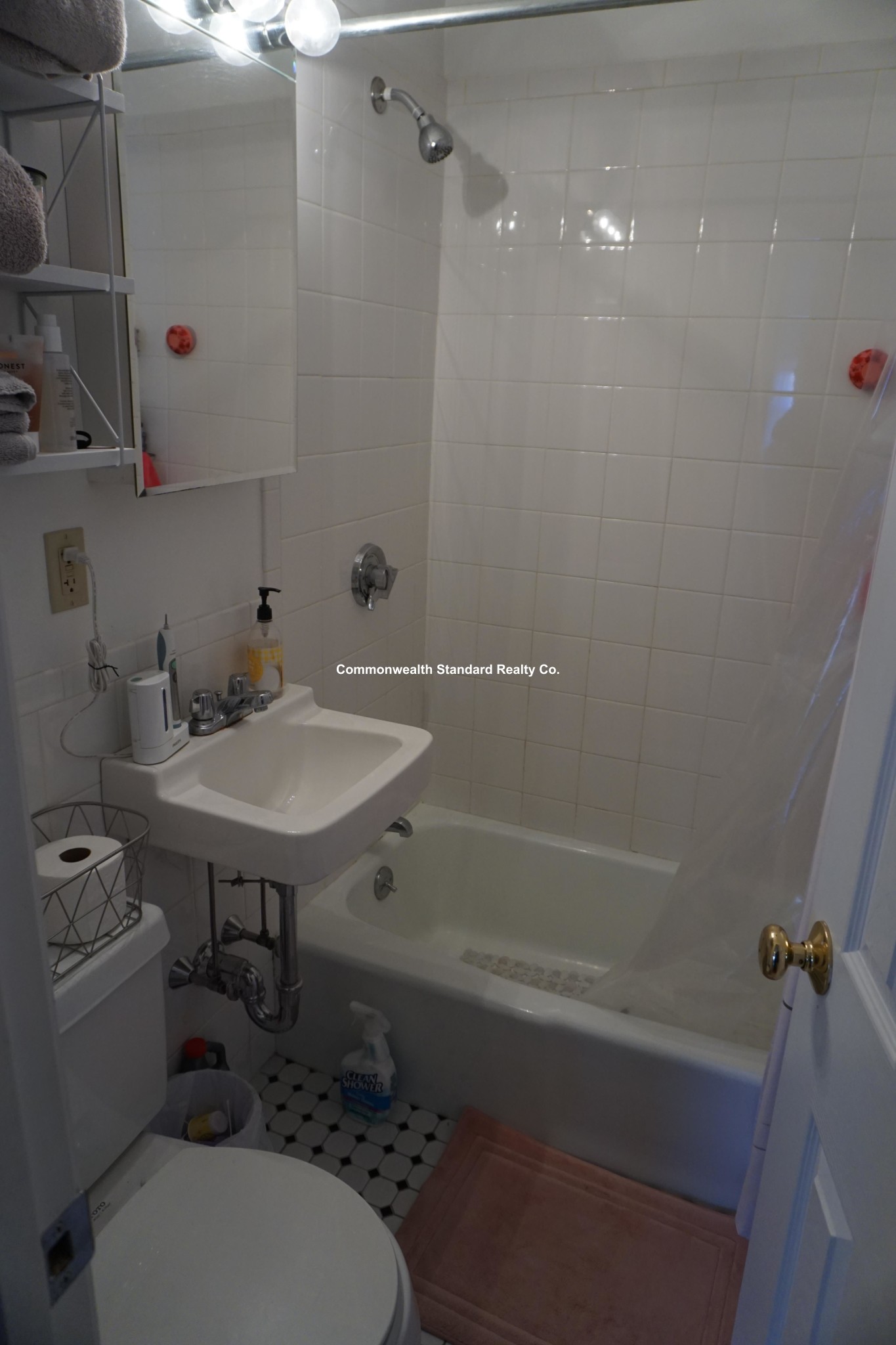 Studio bed, 1 bath apartment for rent at 901 Beacon Unit 9, Fenway — photo 4 of 8