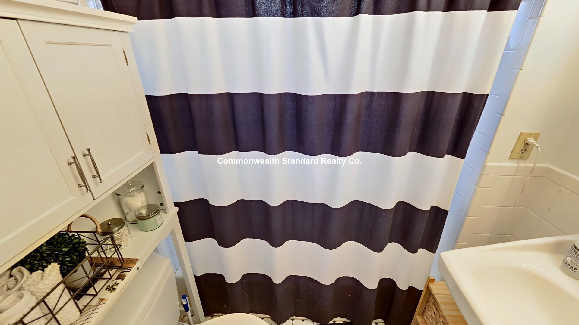 2 bed, 1 bath apartment for rent at 76 Quint Ave Unit 5, Allston — photo 7 of 10