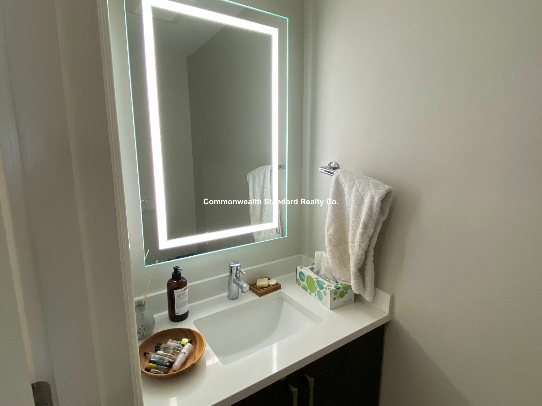 2 bed, 1.5 bath apartment for rent at 20 Lime St Unit 31, Beacon Hill — photo 2 of 21