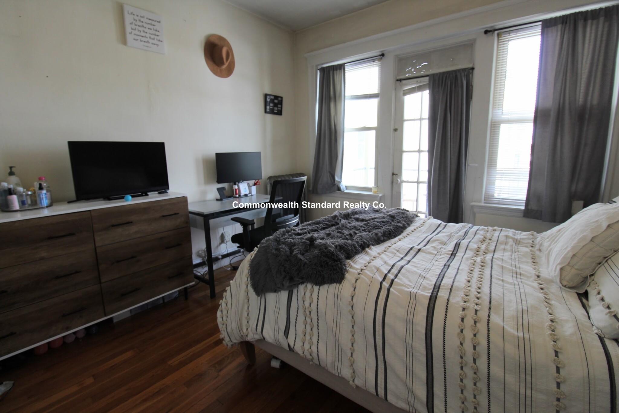 2 bed, 1 bath apartment for rent at 264 Kelton St Unit 12, Brighton
