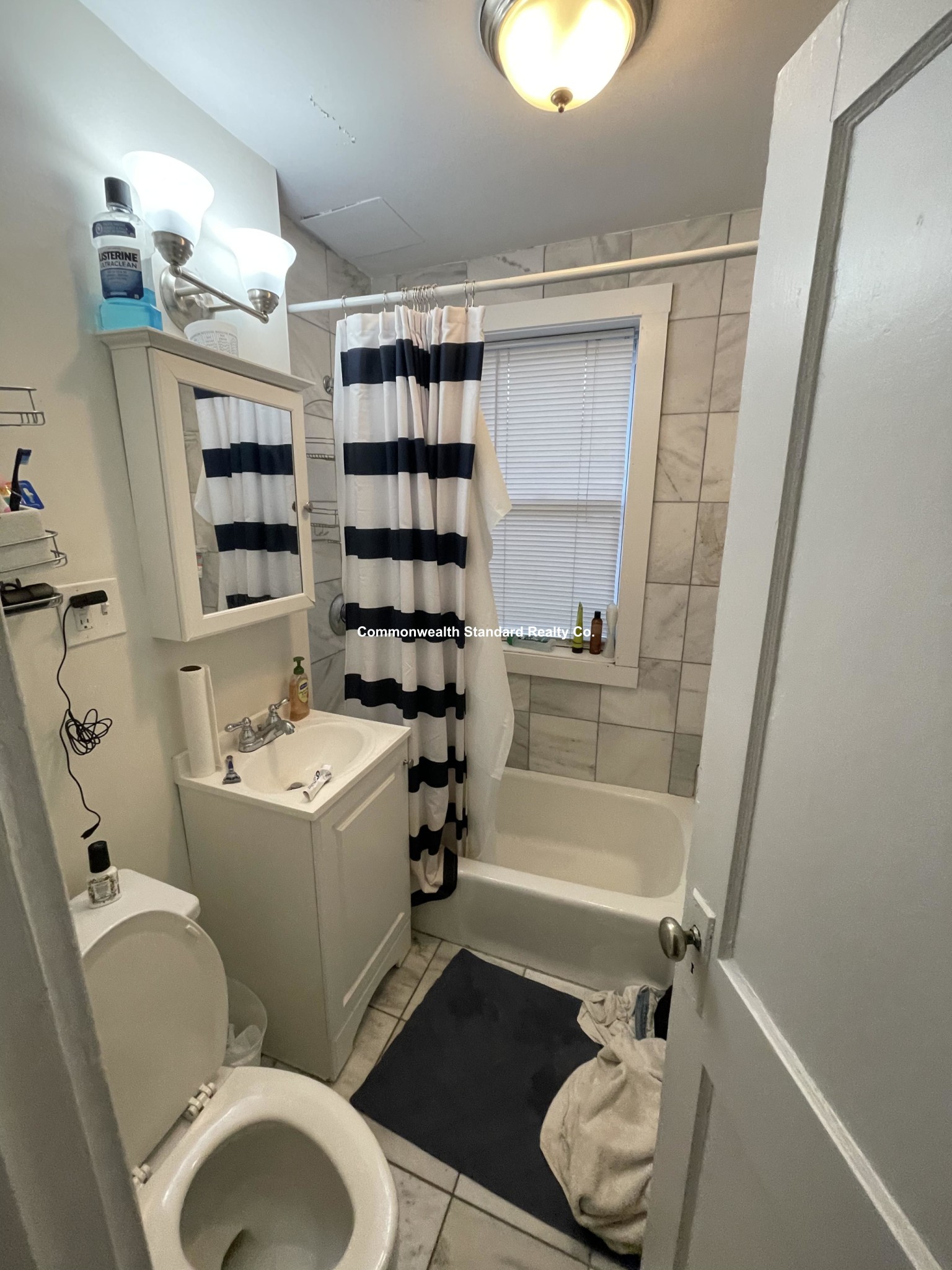 3 bed, 1 bath apartment for rent at 489 West Broadway Unit 3, South Boston — photo 2 of 8