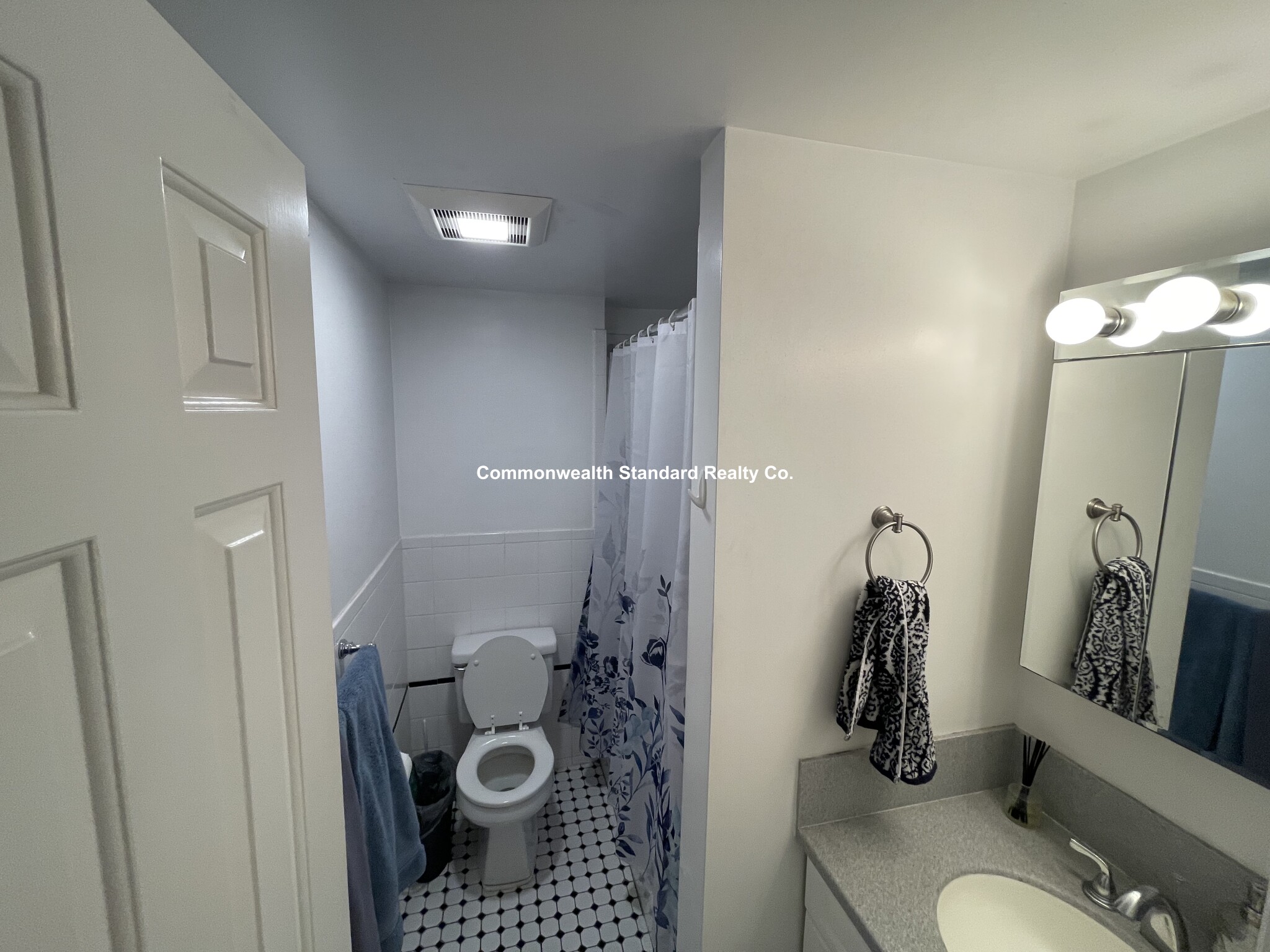 2 bed, 1 bath apartment for rent at 20 Lime St Unit A, Beacon Hill — photo 3 of 32
